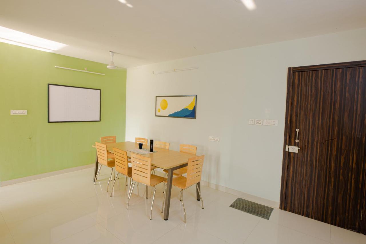 A Pousada Covie Kharghar 200 Nova Bombaim Exterior foto
